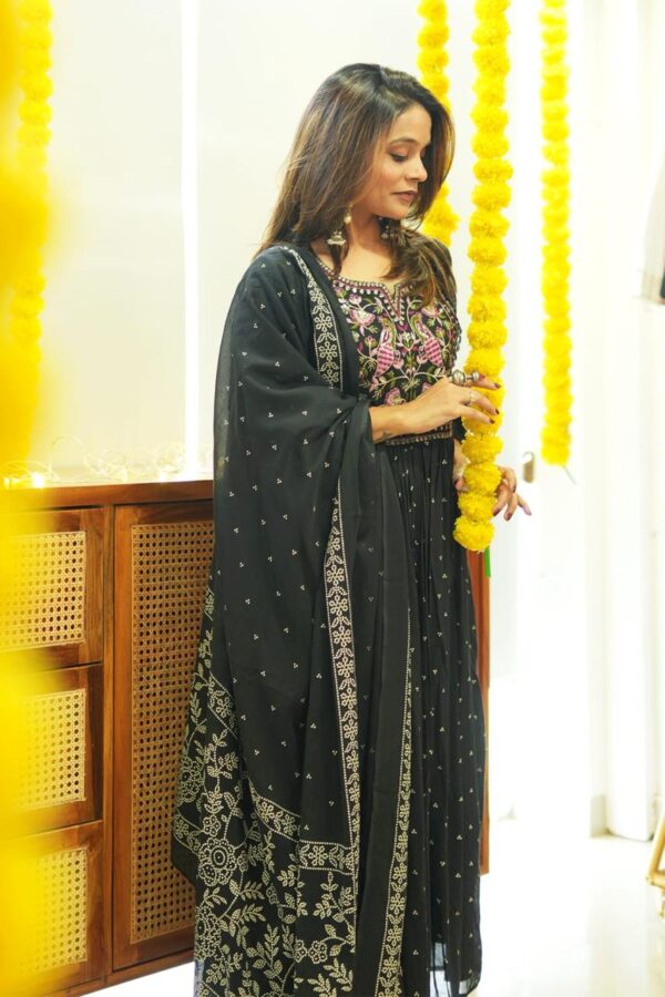 beautiful rayon 140 fabric angrakha style naira cut kurti pant with dupatta